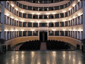 teatro pacini interno